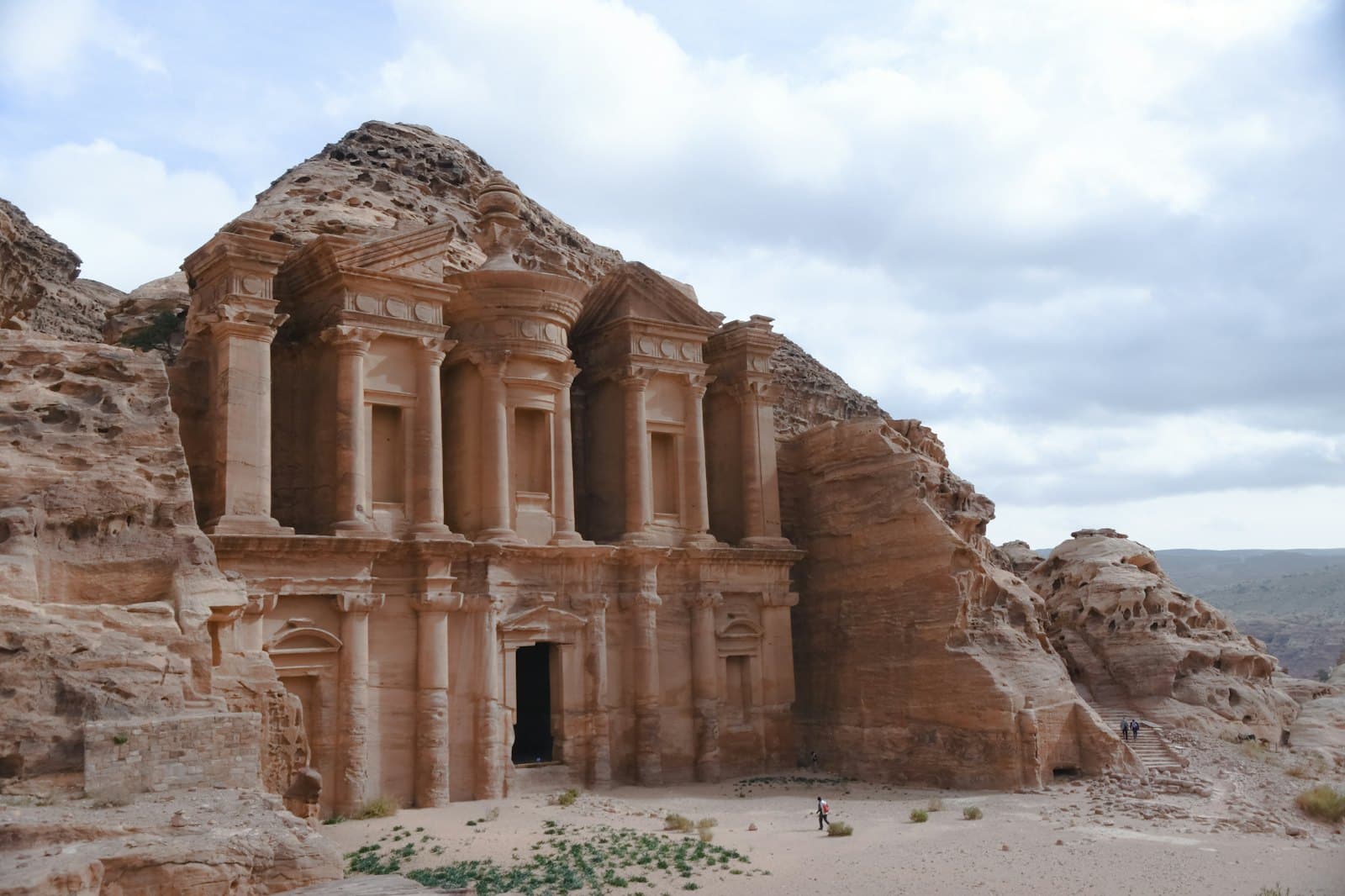 Fasada e gdhendur në shkëmb e Petrës, Jordani