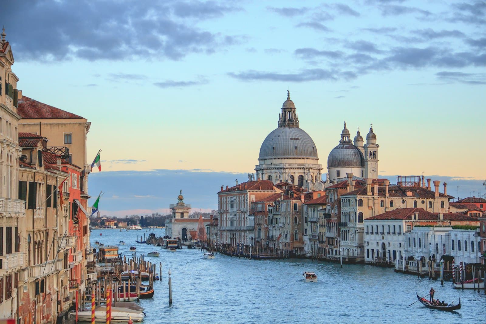 Kanali i Madh i Venecias me Bazilikën Santa Maria della Salute